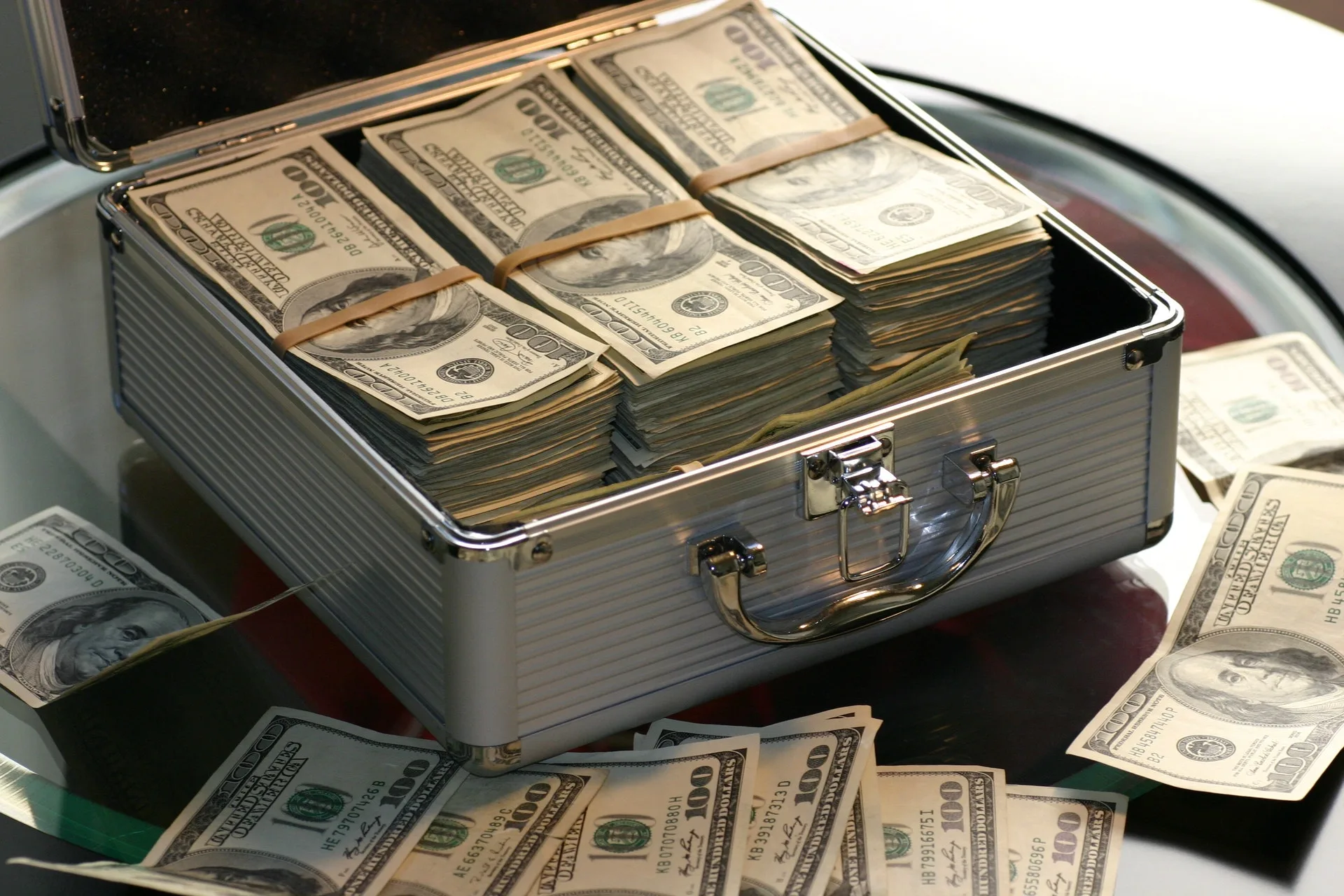 Cómo ser millonario con 4€ al día en 2026 (calculadora)