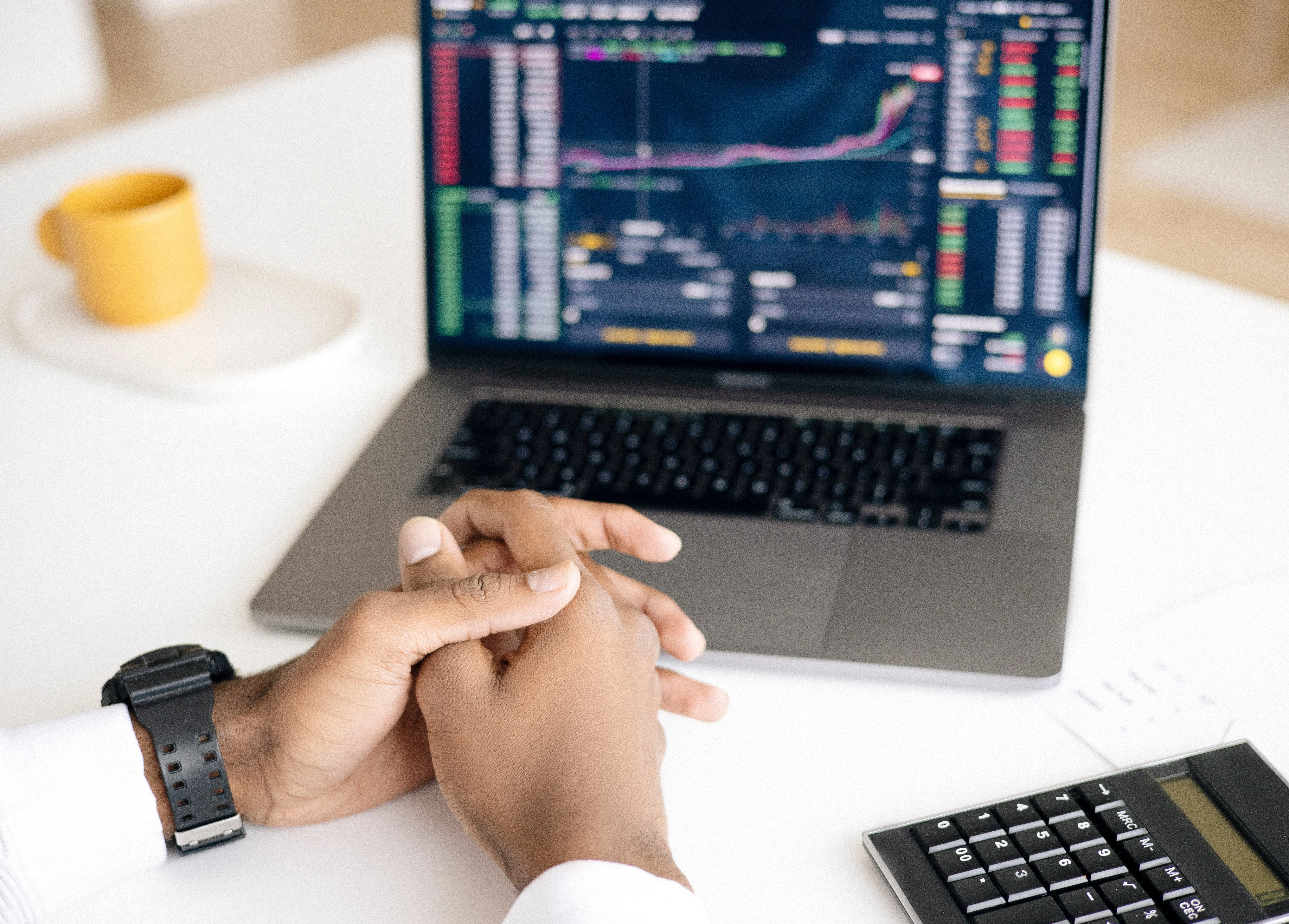 Cómo empezar a invertir en bolsa en 2026